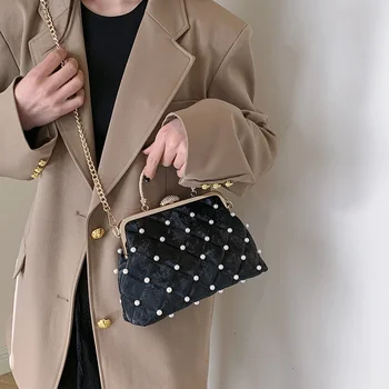 חרוזים Pu תיקי כתף שרשראות לנשים תיקים על מכירה 2024 באיכות גבוהה Hasp ריבוע קטן תיק מוצק אופנה Crossbody תיק 여자 가방